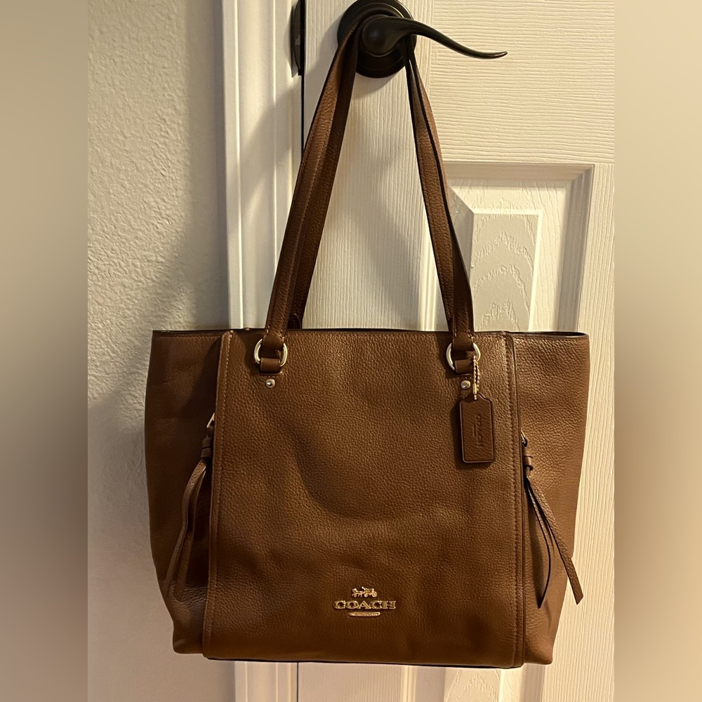 NWT Coach pebbled Marlon tote